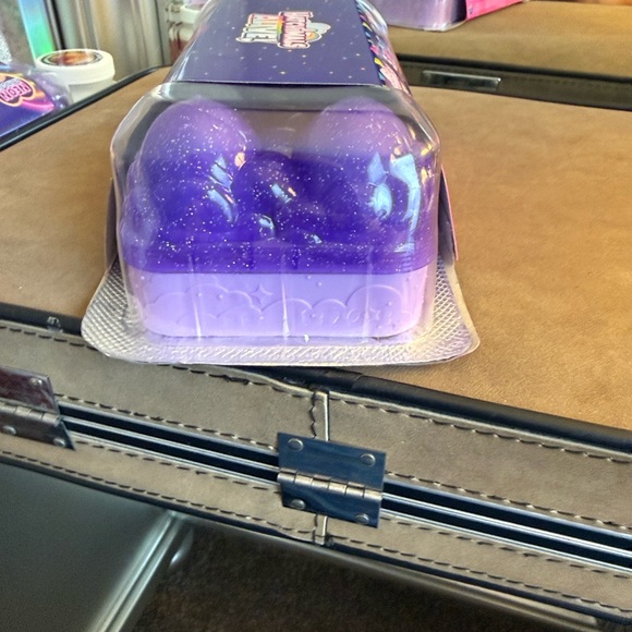 Hatchimals Live Neon Rainbow Carton - Picture 3 of 4